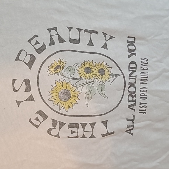 AE Classic Graphic T-Shirt - Picture 2 of 4